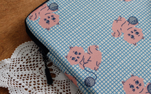 Load image into Gallery viewer, Laptop/iPad Pouch Meow Meow - whoami
