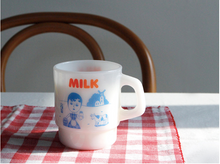 Load image into Gallery viewer, MILK GLASS CUP Aurore Farm - whoami
