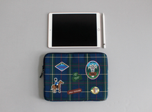 Load image into Gallery viewer, Laptop/iPad Pouch Happy Traveler - whoami
