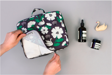 Load image into Gallery viewer, Travel Multi Pouch Aurore And Swan S - whoami
